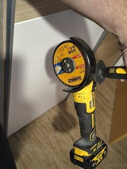 Aku flexa úhlová bruska DeWALT - 1