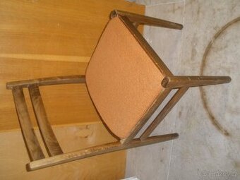 Stará dřevěná čalouněná židle / buk /