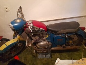 Jawa 350/361 sport s okresní SPZ a starym Tp