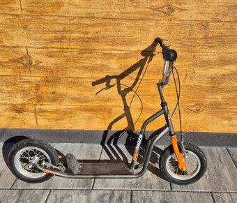 Koloběžka GigaRider 250 – Nafukovací kola