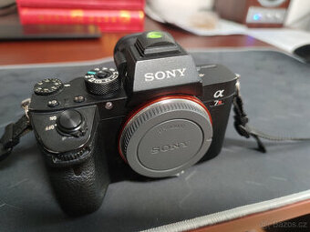 Sony A7R III (full-frame bezzrcadlovka)