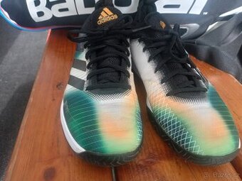 Tenisove boty Adidas UK 9 1/2.