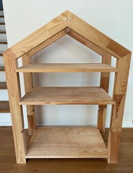 Regál velký dřevěný domeček