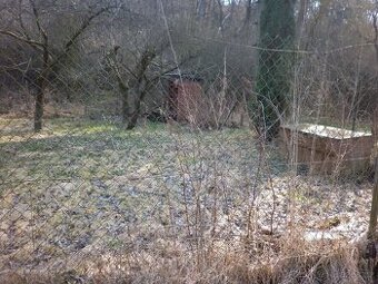 Pronájem zahrady u řeky idální pro rybáře