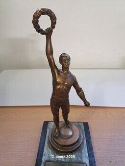 Bronzová soška