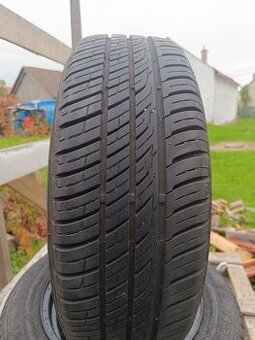 Letní pneu s diskem na Fabii 185/60/14 - 82T - 4 ks