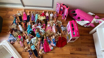 Sada panenek Barbie + letadlo + kuchynka
