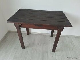 Dřevěný zahradní stůl 110 x 67 x 83 cm