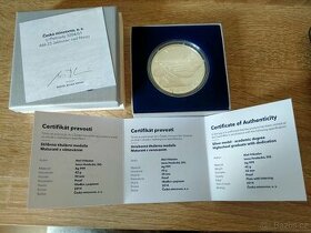 Stříbrná titulární medaile Maturant s věnováním
