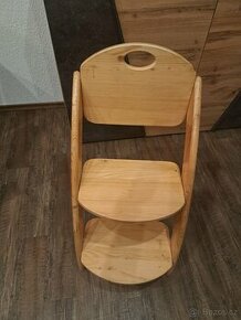 Rostoucí židle Domestav, model Klára z přírodního dřeva.
