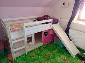 Dětská postel se skluzavkou a domeckem