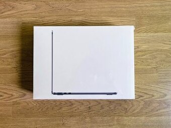 MacBook Air M​3​ 16GB RAM - ZÁRUKA 2​ roky, Office​ v ceně