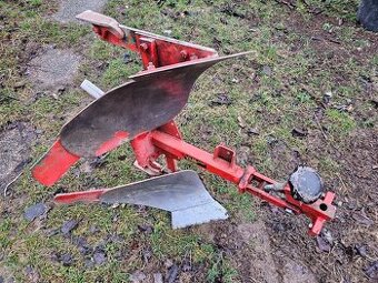 Prodám k Vari oboustranný roudnický pluh NM1-101