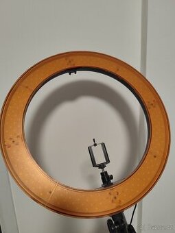 Kruhová prstencová lampa