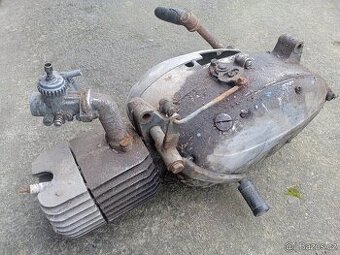 Motor Jawa 05 Pionýr, včetně štítku