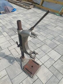 Litinový stojan na vrtačku