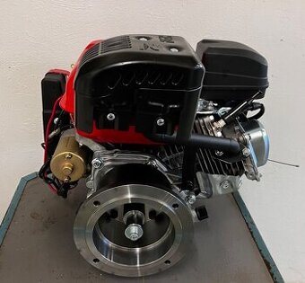 MF-70 čtyřtaktní motor 7 PS s ručním + el. starterem