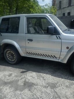 Mitsubishi Pajero - 1