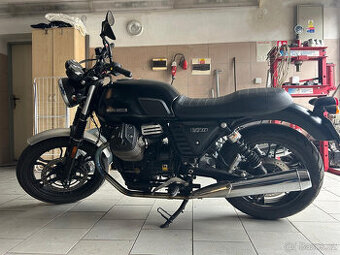 Prodám MOTO GUZZI V7 II STONE VE VÝTEČNÉM STAVU