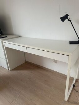 Stůl ikea micke