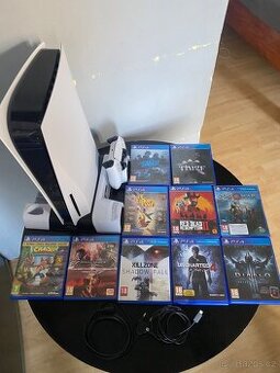 PS5 s mechanikou+SSD disk 1000GB+ 10 her+ nabíjecí stojan