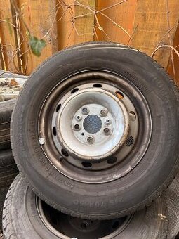 Kola 215/70 r15c