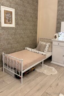 Kovová postel s roštem a matrací – bílá (80 × 200 cm)