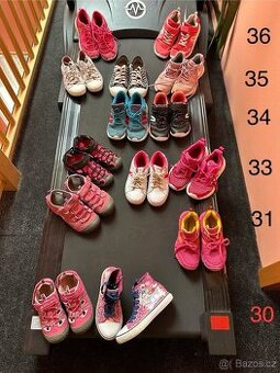 Boty dívčí různé