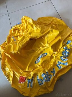 Dětský nafukovací kruh s opěradlem