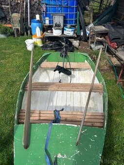 Prodám pramici + příslušenství k rybaření