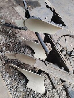 Pluh - obracák (Traktor 14)