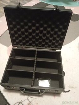 Kufr na hokejove karty