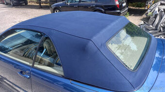 BMW E46 MODRÁ STŘECHA CABRIO