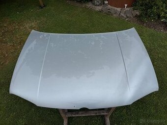 Kapota Volkswagen Golf 4