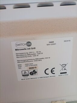 Mikrovlnná trouba s grilem