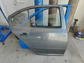 ŠKODA OCTAVIA II/2 LIFTBACK- pravé zadní dveře