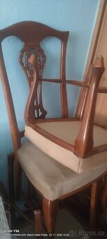 Masivní rozkládací jídelní stůl 6 zidli