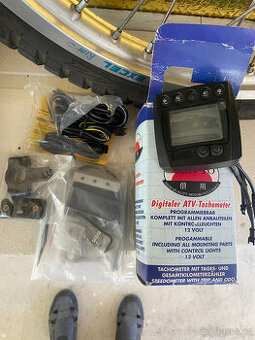 Digitální tachometr