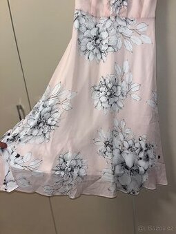 Šaty růžové s květy vel.40 nove