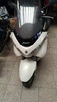 Suzuki AN 200 Burgman 2012, rozprodám po dílech