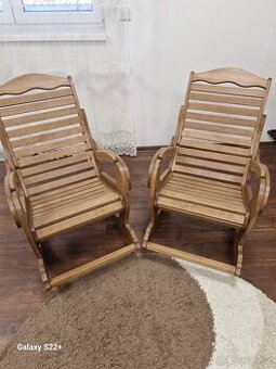 Houpací křeslo, nové.