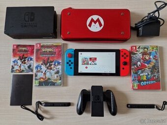Nintendo Switch (OLED model) plně funkční , pěkný stav