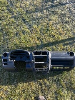 Palubní deska Suzuki Jimny