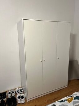 Bílá skříň IKEA