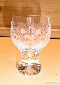 broušené skleničky