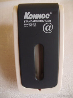 Nevyužitá nabíječka na dvě tužkové baterie