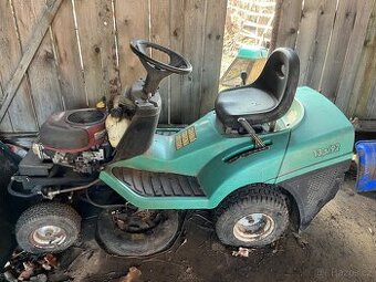 Traktůrek na sekání trávy