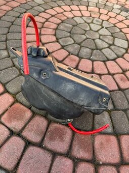 nádrž kohoutek palivová nádrž honda cr 125 / 250 r 00-01