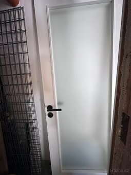 Prosam dvere bez poskozeni