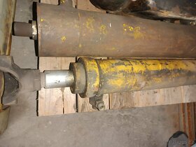 Nakladač Fortschritt T 174